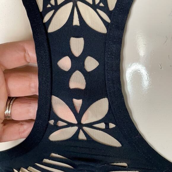 Gianni Bini Black Blouson Tankini Swimsuit Top Laser Cut Back Size Small - Picture 11 of 13